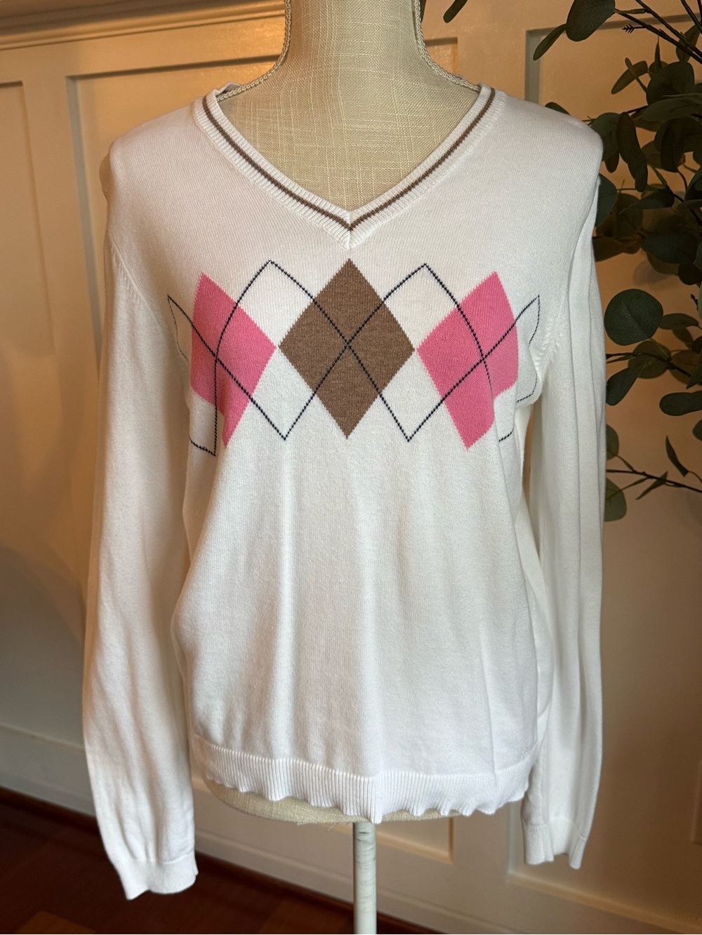 IZOD Vintage Preppy Argyle V-Neck Knit Sweater White Pink Brown M